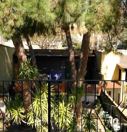 Porta De Ferro בית הארחה