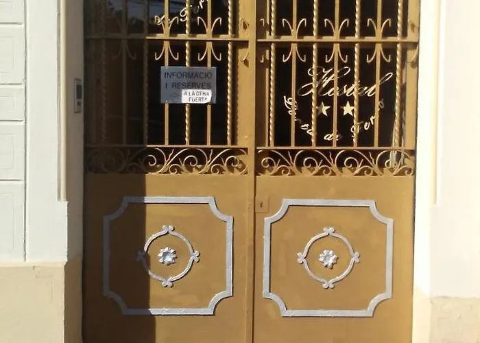 Гостевой дом Porta De Ferro Сан-Бой-де-Льобрегат